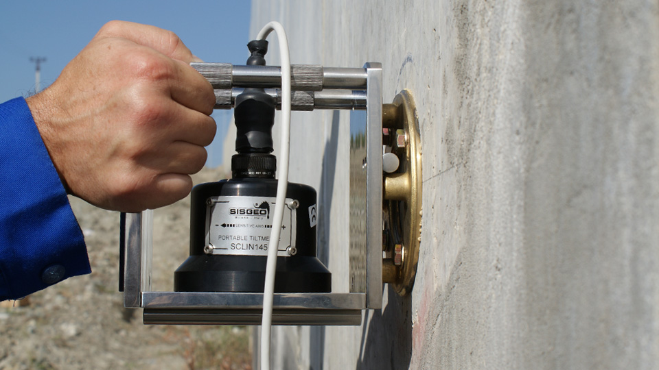 Tiltmeter Monitoring
